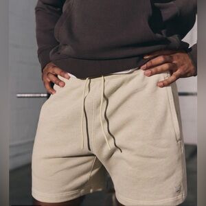Men's Vuori Optimist Cream Corduroy Shorts sz M $88